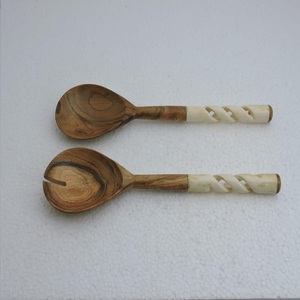 Outils à salade en bois à prix abordable avec poignée en métal Ustensiles de cuisine Serveur à salade en bois Cuillère à salade au design dernier cri - Product Image 5
