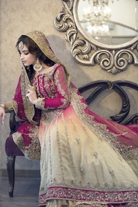 Última impresionante. De-piso. Longitud. Vestido con. Embellecida en cuentas de vidrio cristal piedra trabajo para boda = 2021 - Product Image 2