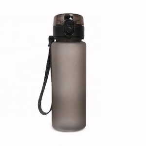 Bouteille d'eau de sport écologique 600 ml, sans BPA, en plastique givré avec couvercle à clapet - Product Image 1