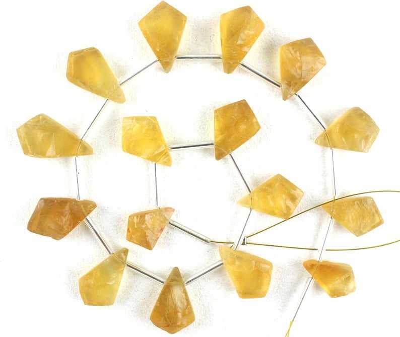 สีเหลือง