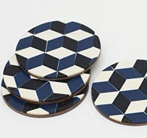 Ensemble de sous-verres de forme carrée tendance avec support Dernière conception Table en bois et résine Tapis et coussinets décoratifs pour la maison et la cuisine - Product Image 5