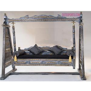 Balançoire en bois élégamment sculptée pour salon, intérieur et extérieur, ensemble de balançoire en teck, décoration intérieure indienne époustouflante, balançoire argentée, États-Unis - Product Image 1