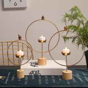 Support de bougie en métal doré moderne de style designer avec cercles décoratifs - Product Image 4