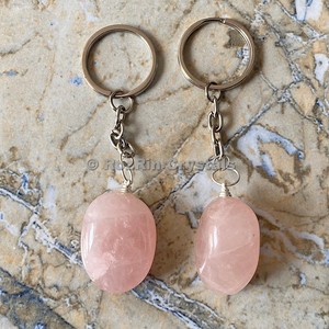 Porte-clés en pierre de Quartz Rose brute, vente en gros - Product Image 1