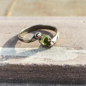 925 Sterling Silver Fine Gemstone <b>Peridot</b> <b>Ring</b> Best Quality Bezel Setting Direct Factory Wholesale for Wedding Engagement Party - Product Image 4