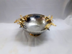 Nouvel arrivage Bol de service à salade en acier inoxydable et laiton pour la décoration de table - Product Image 3