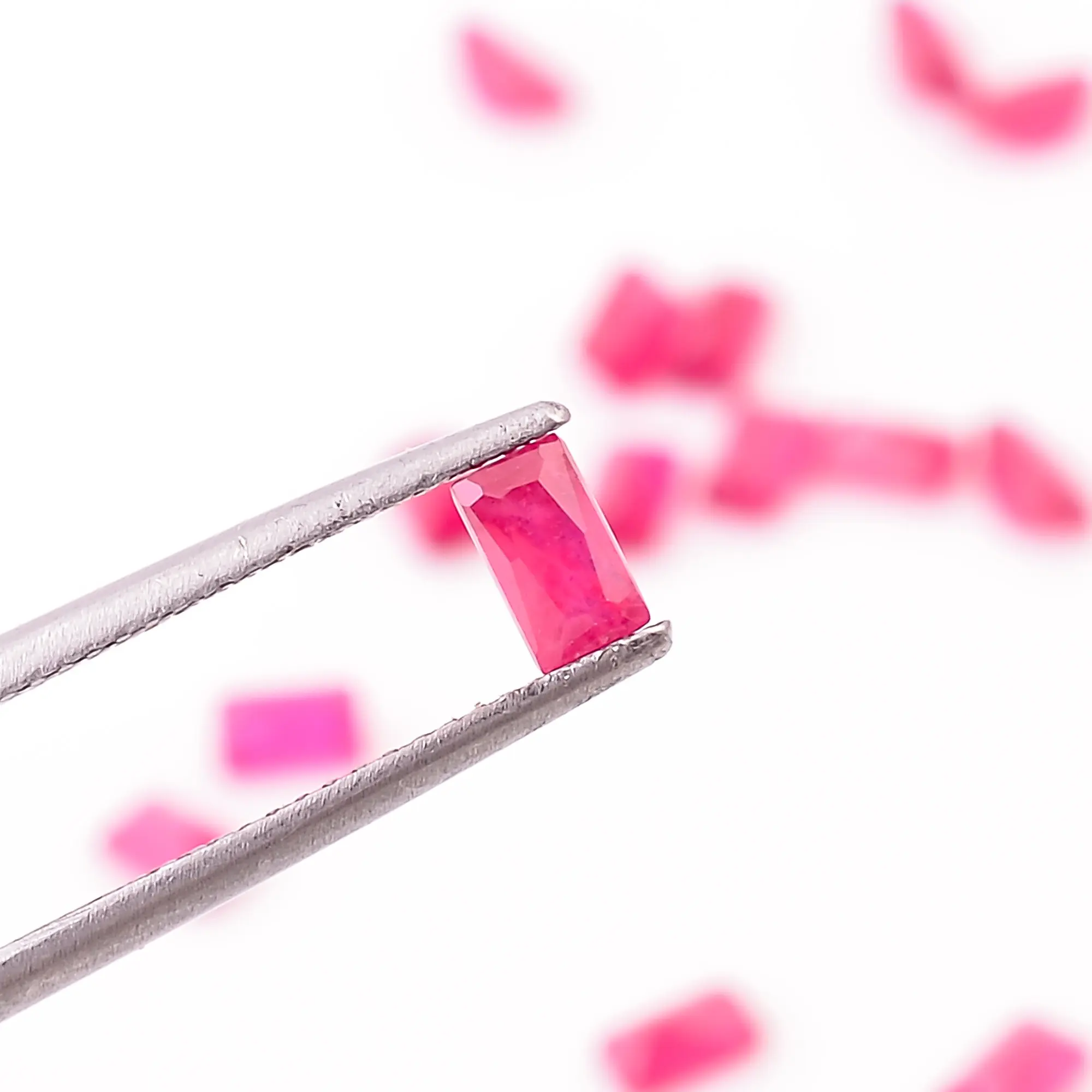 Asequible rubí radiante piedra preciosa forma redonda cabujón corte para la fabricación de joyas facetado calibrado radiante corte color rosa Rubí