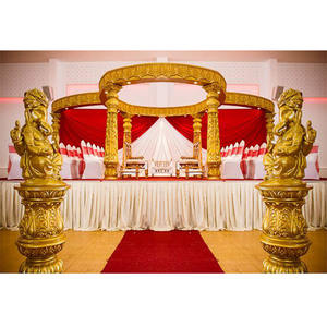 Impresionante Mandap de Fibra Dorada para Bodas, Mandap de Estilo Abierto Especial para Bodas, Gran Conjunto de Mandap para Bodas, Venta en Nueva York - Product Image 1