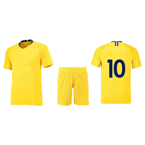 Tenue de football décontractée avec tissu de qualité, idéale pour l'entraînement régulier, uniforme de football au look élégant - Product Image 1