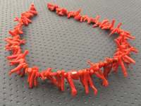 125 Piezas de Coral Rojo Natural Genuino Grado AAA, 1 Hilo de Ramas de Coral en Bruto, 3x8-6x28 MM, Certificado por Terceros, para Fabricación