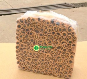 Morceaux cassés de cannelle cassia pressée entière de haute qualité avec goût épicé Type de traitement séché brut - Product Image 5