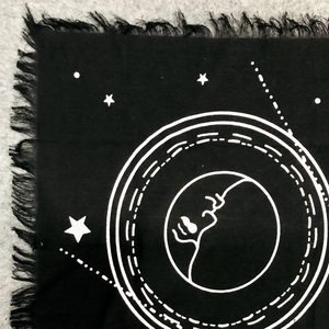 Venta al por mayor mantel cuadrado 12 constelación sol estrella y Luna universo Premium brujería alterar Tarot Decoración de mesa - Product Image 4