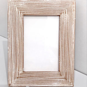 Marco de Espejo Rectangular de Madera Hecho a Mano con Grabado en Relieve, Montaje en Pared, Orientación Vertical - Product Image 1