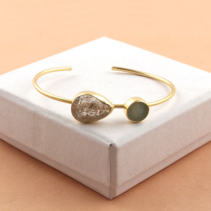 สีเขียวน้ำทะเล