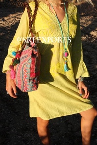 Robe d'été chic et rêveuse style hippie bohème, sexy, col en V, motif floral, couleur citron, dentelle ajourée, coton, manches longues, mini-tunique - Product Image 3