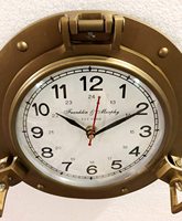 Horloge murale en laiton poli brun style nautique, motif hublot de bateau, impression gravure, dorure à la feuille d'or, 22,8 cm, artisanale, style européen, art