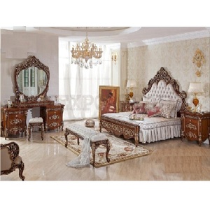 Ensemble de meuble de chambre King européenne, 6 pièces, meubles de chambre principale luxueux, finition en noyer, sculpté à la main - Product Image 1