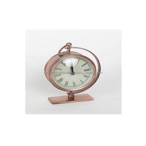 Reloj de escritorio Chapado en plata con forma triangular - Product Image 6