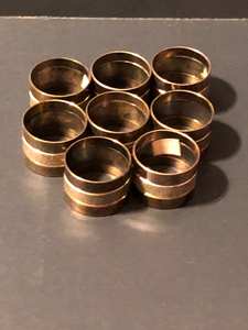 Anneaux de serviette en métal avec finition marron et or Parfait pour les mariages et la vaisselle d'hôtel Accessoire élégant - Product Image 3