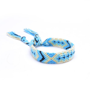 สร้อยข้อมือมิตรภาพทอมือด้วยเวทมนตร์ - Product Image 1