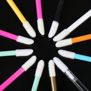 50pcs blanc non pelucheux jetable brillant à lèvres <span class=keywords><strong>applicateur</strong></span> <span class=keywords><strong>fond</strong></span> <span class=keywords><strong>de</strong></span> <span class=keywords><strong>teint</strong></span> cils brosses <span class=keywords><strong>de</strong></span> nettoyage creux poignée en plastique pour correcteur - Product Image 1