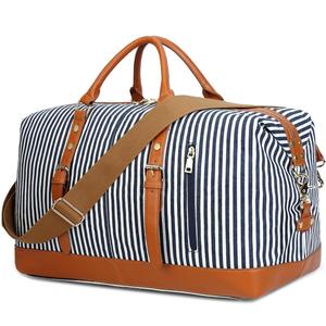 Sac de voyage léger au design unique avec compartiment séparé pour chaussures, pour hommes, femmes et athlètes, disponible à la vente - Product Image 1