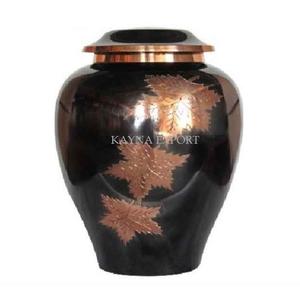 Urna de resina blanca con tapa de latón esmaltado y diseño de mariposa grabada para uso funerario, último diseño de urna metálica para pedidos al por mayor. - Product Image 3