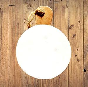 Plato de pizza de madera de acacia con asa para uso en la cocina - Product Image 2