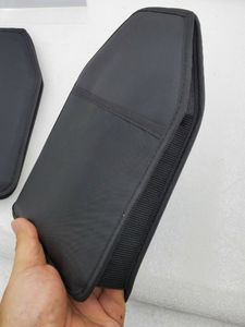 Housse isotherme réutilisable en tissu noir pour bouteille de vin – Garde au frais le champagne, le vin blanc et le vin rouge - Product Image 4
