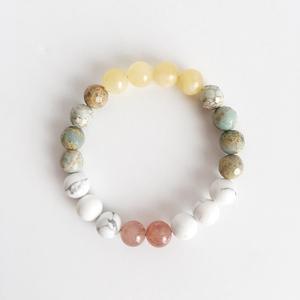 Bracelet de pierre de guérison en perles de cristal de pierres précieuses mélangées naturelles pour femmes et hommes - Product Image 1