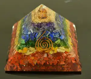 NEUE SIEBEN CHAKRA ORGONE PYRAMID/GROSSHANDEL MIX GEM STONES SIEBEN CHAKRA PYRAMID / PREMIUM QUALITÄT HEILUNG PYRAMID ORGONE PYRAMID