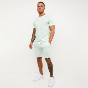 Camisetas y pantalones cortos de Entrenamiento Personalizados OEM para hombres Gym West Slim Fit Twin Sets 100% Polyester Men's Twin T Shirt Set - Product Image 5