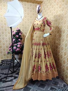 Nuevo Vestido Largo Anarkali de Diseñador Indio Pakistaní, Bordado en Georgette, Salwar Kameez para Bodas y Fiestas, Mayorista de Vestidos Salwar - Product Image 4