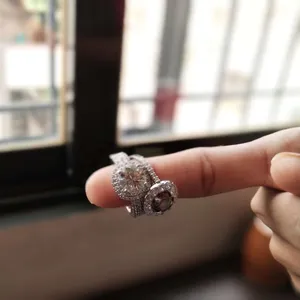 Anelli borchiati di Moissanite ideali per coppie 925 anelli di pietre preziose in argento Sterling viola