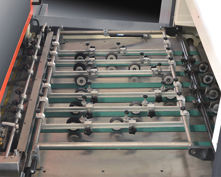 Paper Feeding Die Cutting Creasing Machine 8500s/H Flat Bed Stripping Machine
