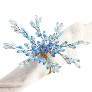 婚礼餐巾环或玻璃珠支架，定制颜色和设计，用于豪华婚礼和圣诞餐桌装饰