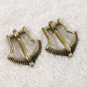 Hebilla de cinturón de cobre de estilo medieval artículo de forja a mano con diseño de latón y hierro vikingo - Product Image 4