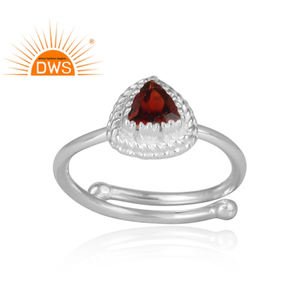 แหวนพลอยโกเมนธรรมชาติสีเงินสเตอร์ลิงสำหรับนักออกแบบคอลเลกชันคลาสสิก - Product Image 1