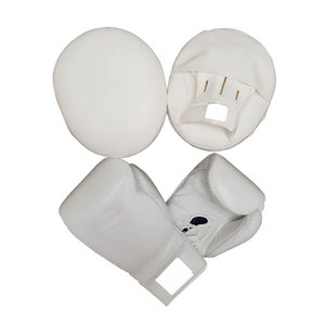 Guantes de Boxeo y Protector de Cabeza de Piel Sintética de la Mejor Calidad, Ajustables, con Cierre Personalizable, Estilo Ganador - Product Image 6