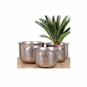 กระถางต้นไม้โลหะสำหรับตกแต่งบ้านหรูหราและเป็นเอกลักษณ์ - Product Image 1