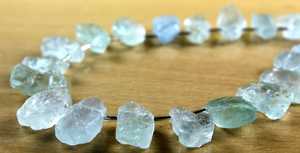 หินอัญมณีอควอมารีนธรรมชาติ20ชิ้น,พลอยไม่ผ่านการดูแลผิวขรุขระรูปร่างไม่สม่ำเสมอหินแห่งเดือนมีนาคม - Product Image 4