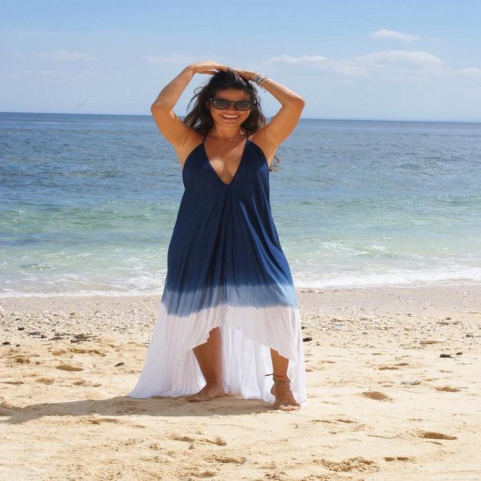 สีน้ำเงินกรมท่า, สีเทา และสีขาว