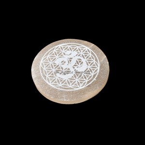 Symbole de pierre de guérison avec plaque de charge ronde de cercle de sélénite Orange Om - Product Image 2