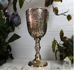 Gobelet à vin rose coloré avec logo personnalisé en métal durable pour les occasions de fête et de mariage - Product Image 2