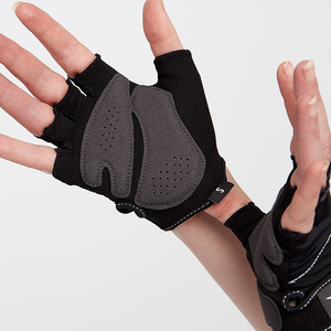 Gants de musculation professionnels en cuir à demi-doigts avec logos personnalisés, unisexe, avec support de poignet, pour la gym, le fitness et la protection sportive - Product Image 3