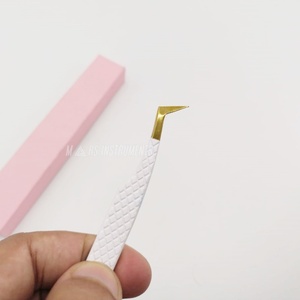 Pince à cils professionnelle pointe pointue plaquée or avec pince à épiler en acier inoxydable durable enduite de couleur - Product Image 2