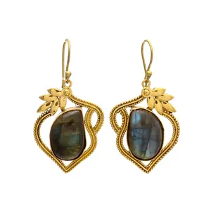 Labradorite Noir Arc-En-Forme De Fantaisie Classique Designer En Laiton Boucle D'oreille - Product Image 1