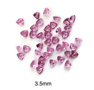 Gema de Zafiro Rosa Natural de Grado AAA de 3.5 mm con Facetas Trillion, Certificada por IGI de Madagascar por Vivaaz Gems - Product Image 1