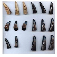 Kualitas Tinggi Dipoles dan Alami 100% Murni Buffalo Hitam Tanduk Matikan Tips untuk Pakaian dan Lain-Lain dari India.