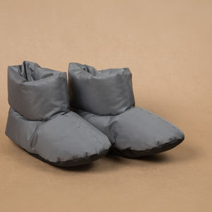 Botas suaves para bebés Botas de plumón de ganso de color gris y Rojo suaves de invierno con repelente al agua para bebés del fabricante - Product Image 4